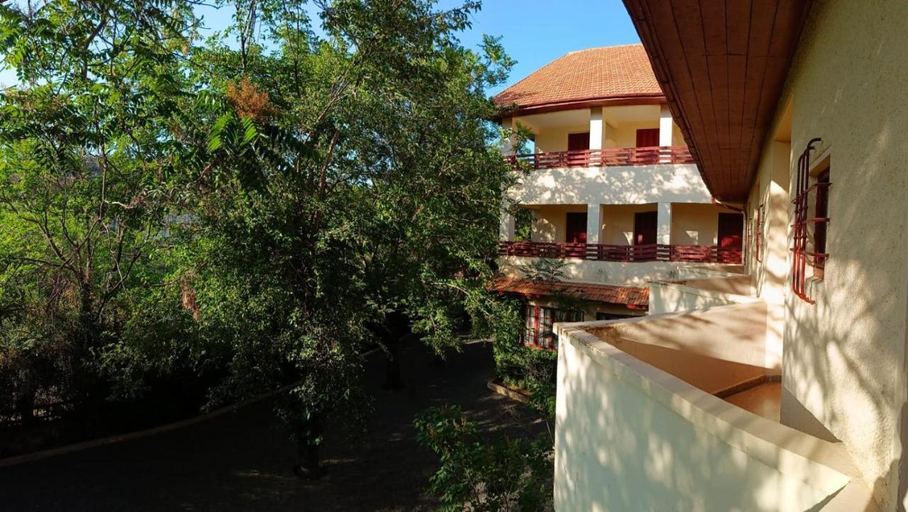 Hotel Panorama 艾兹鲁 外观 照片